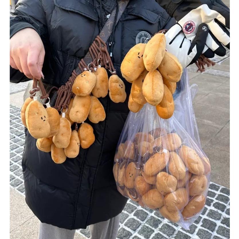 🥔小土豆🥔吊飾 土豆玩偶 掛件 毛絨鑰匙圈 鑰匙扣 學生 書包掛飾 包包 吊飾-細節圖2