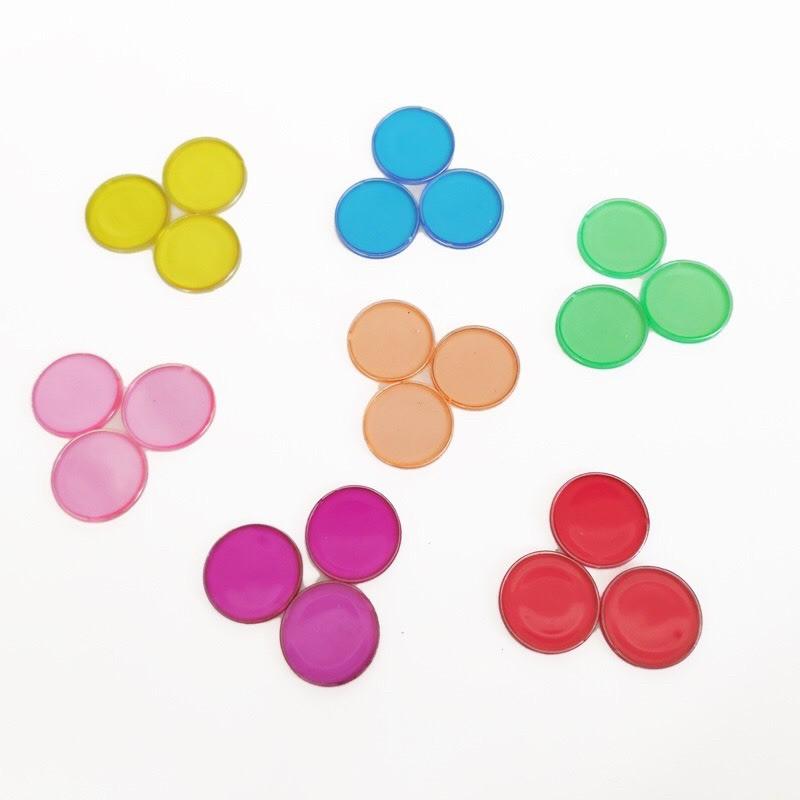 台灣現貨 圓形片 圓形透明片學習顏色分類計數算數教具小圓片100片、金屬圈棒、磁力棒、磁力圓片、教學圓片-細節圖3