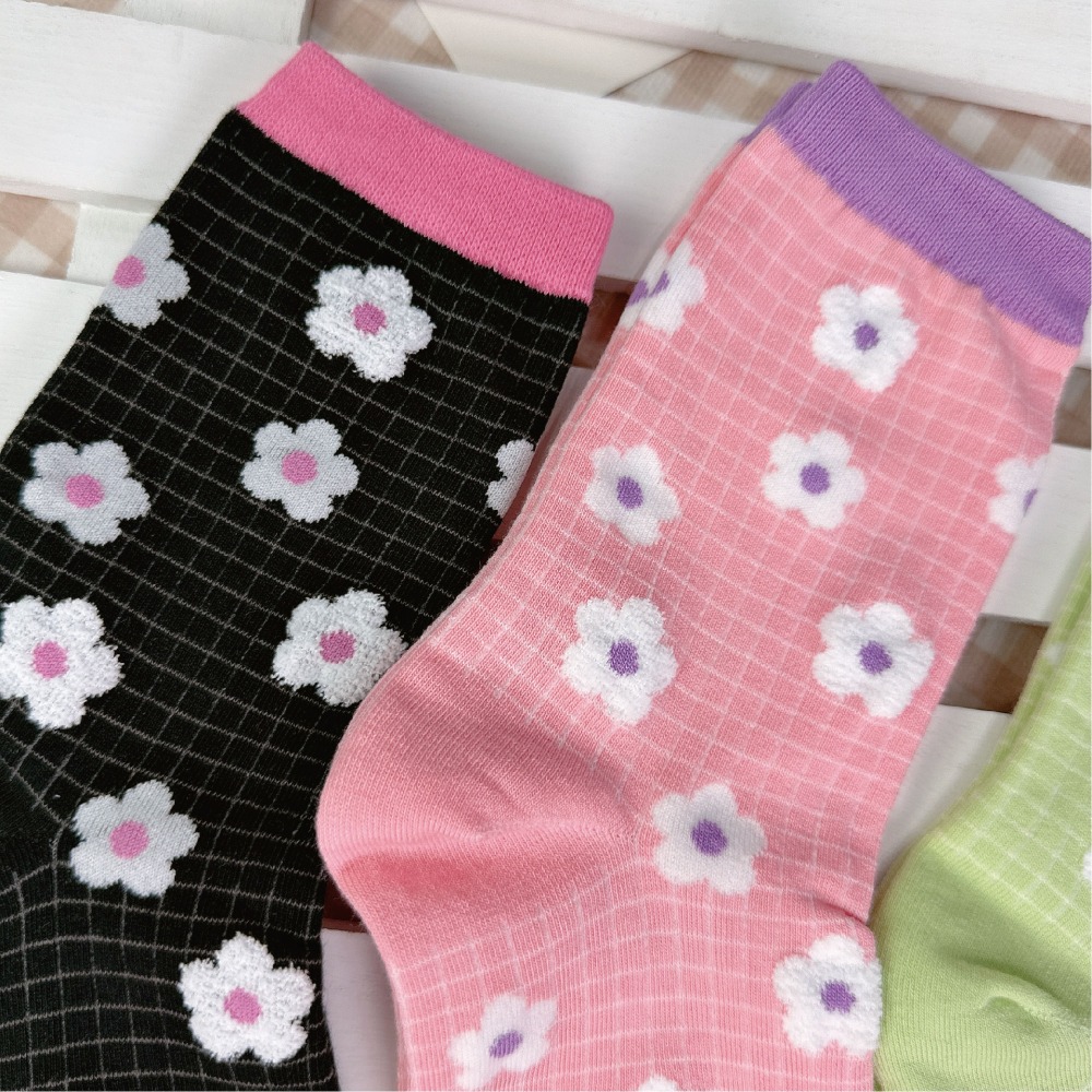 【Caramella】中筒襪 棉襪 女生襪子 襪子 韓國長襪 可愛襪子 韓國襪 SOCKS 中統襪 薄襪 韓國襪子-細節圖4
