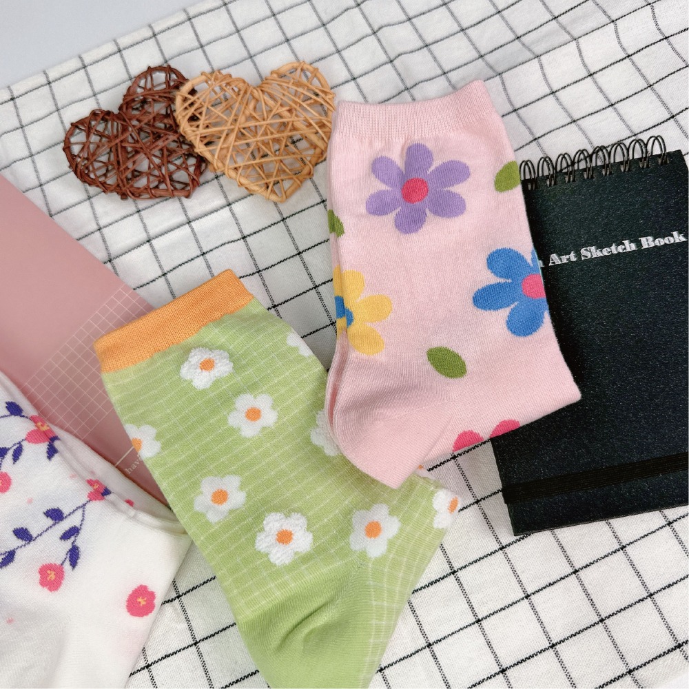 【Caramella】中筒襪 棉襪 女生襪子 襪子 韓國長襪 可愛襪子 韓國襪 SOCKS 中統襪 薄襪 韓國襪子-細節圖6