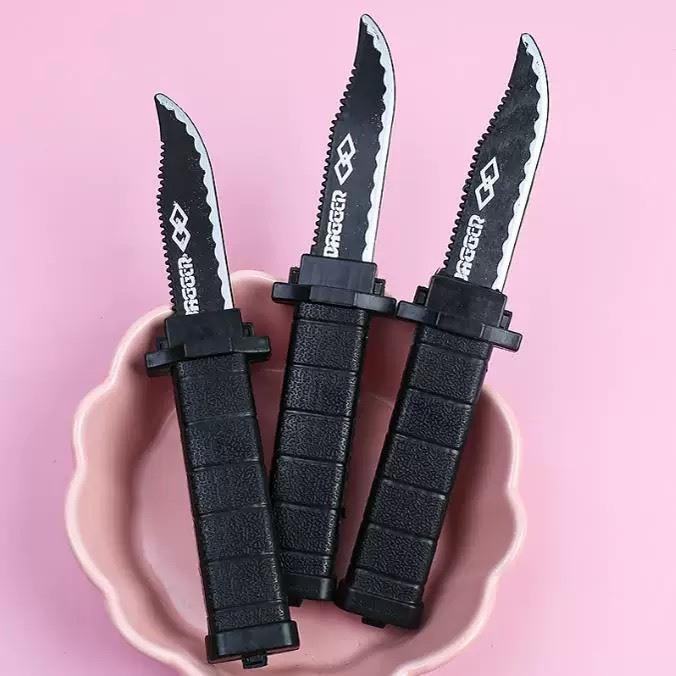 ☆玩具先生☆安全伸縮刀 藍波刀 彈簧刀 玩具刀 整人魔術 道具 彈簧刀 整人刀 懷舊童玩 迎新 抖音 表演 嚇人 手銬-細節圖4