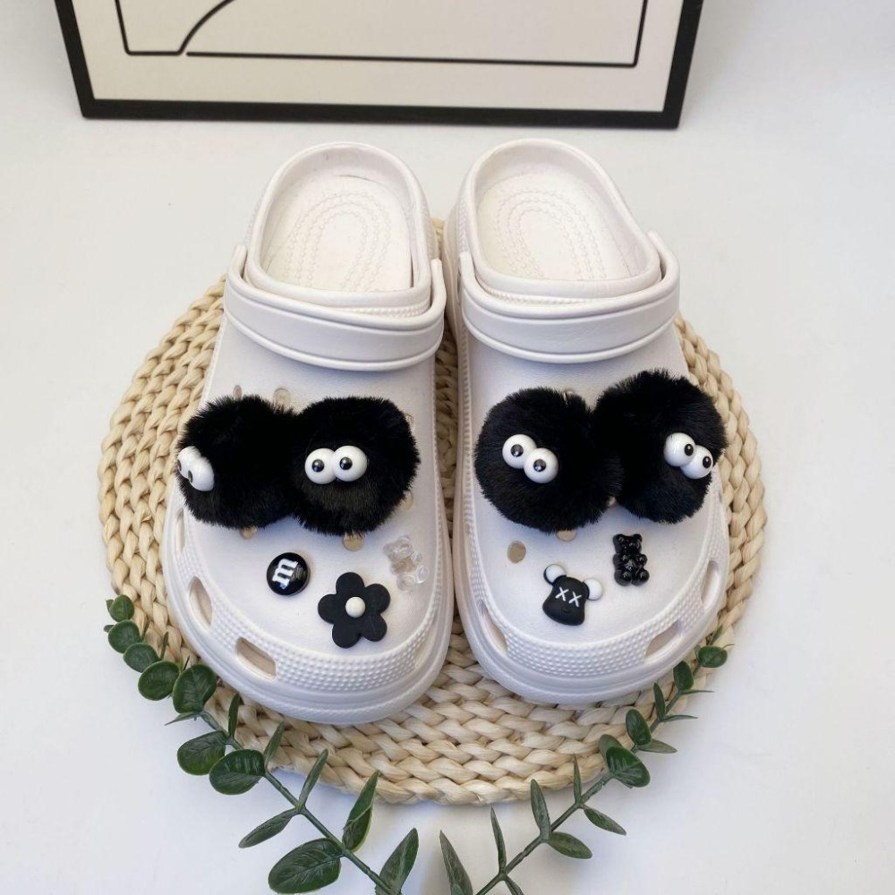 洞洞鞋扣🐶洞洞鞋配飾 DIY鞋釦 毛絨鞋扣 洞洞鞋釦花 彩色毛球 花扣 涼鞋鞋釦 洞洞鞋配件 洞洞鞋 卡通花扣 立體鞋扣-細節圖2