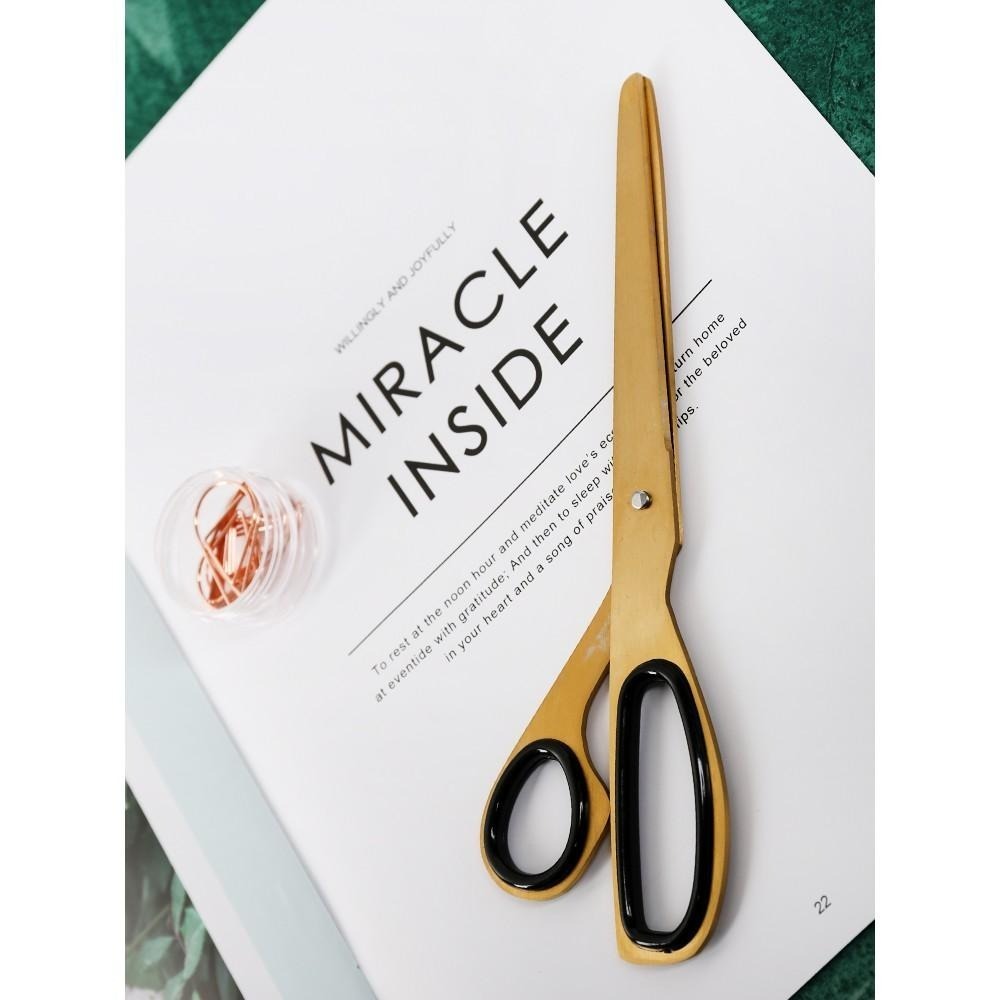 本原批發 北歐不對稱剪刀👍不銹鋼剪刀 金色剪刀 剪刀 裁紙剪刀 剪紙 刀 文具 美工剪刀 工藝剪刀 復古 SG213-細節圖2