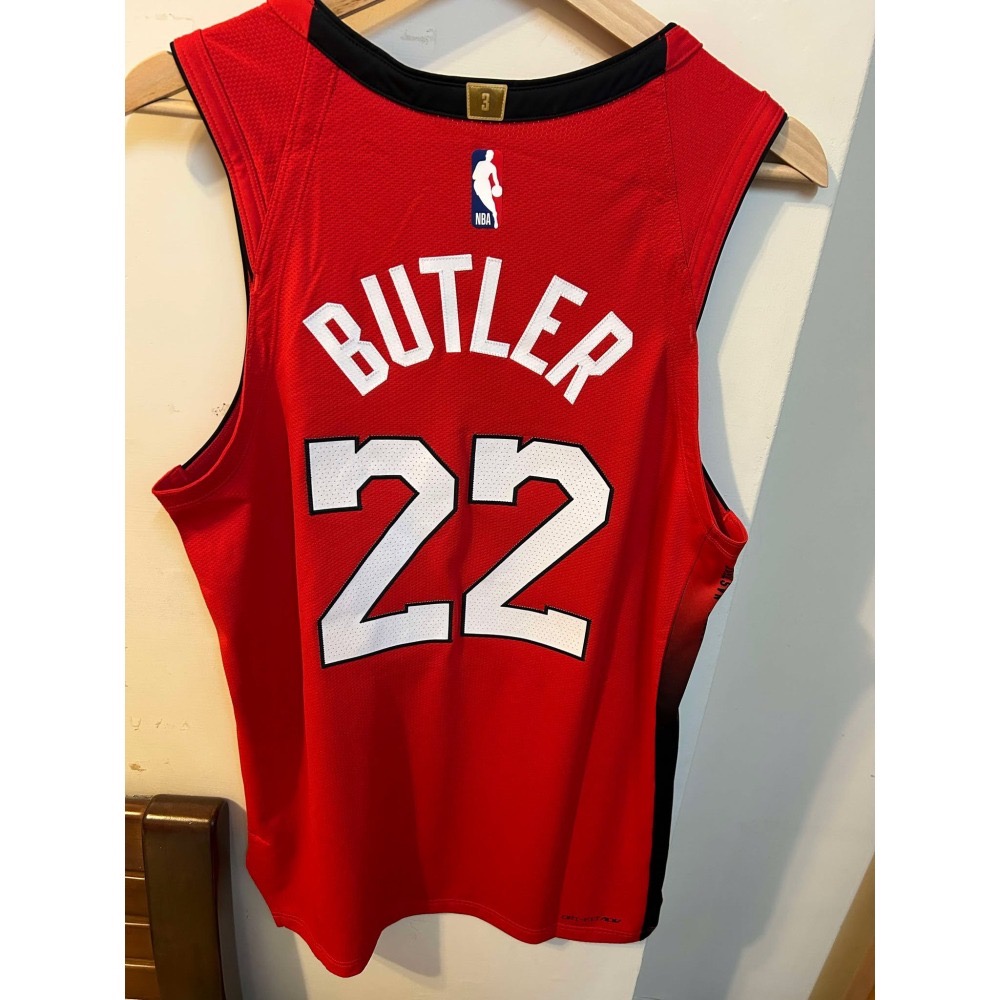 Jimmy Butler 熱火24-25城市球衣含贊助標-細節圖2