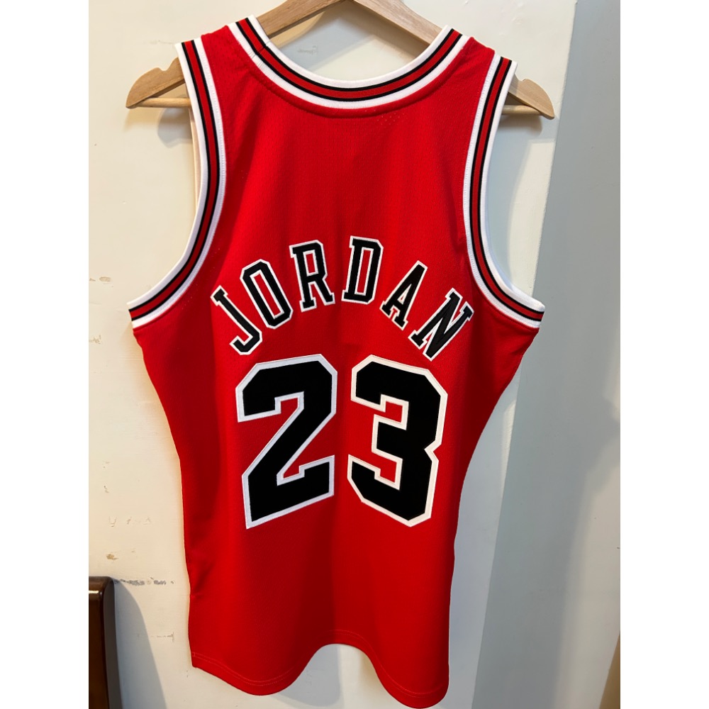 Michael Jordan公牛97-98冠軍章客場紅球衣-細節圖2