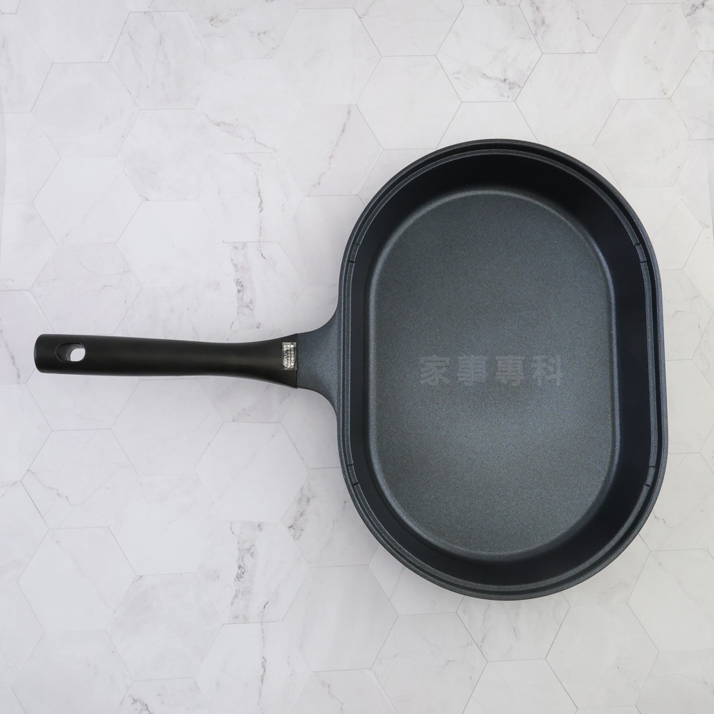 outdoor家事專科 日本和平FREIZ 橢圓型不沾平底鍋 32cm 煎魚  直火專用不沾鍋 軍綠 RB-1212-細節圖6