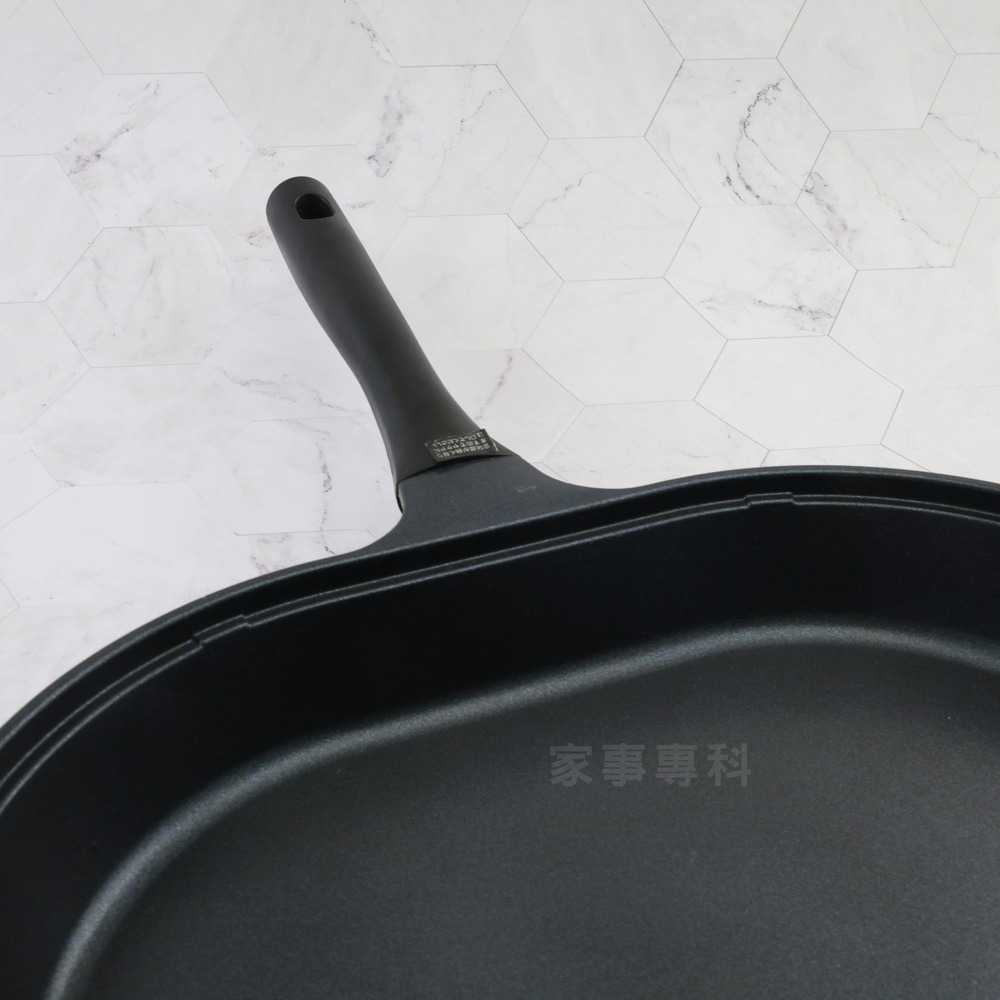 outdoor家事專科 日本和平FREIZ 橢圓型不沾平底鍋 32cm 煎魚  直火專用不沾鍋 軍綠 RB-1212-細節圖8