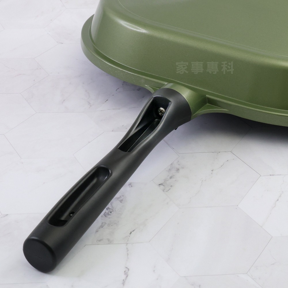 outdoor家事專科 日本和平FREIZ 橢圓型不沾平底鍋 32cm 煎魚  直火專用不沾鍋 軍綠 RB-1212-細節圖9