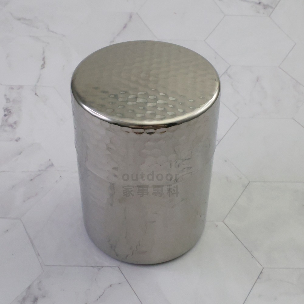 outdoor家事專科 日本製 YOSHIKAWA 吉川金屬 不銹鋼槌目茶葉罐 茶筒 附茶匙 槌目工藝 YJ-2119-細節圖3