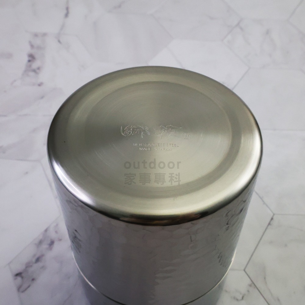 outdoor家事專科 日本製 YOSHIKAWA 吉川金屬 不銹鋼槌目茶葉罐 茶筒 附茶匙 槌目工藝 YJ-2119-細節圖7