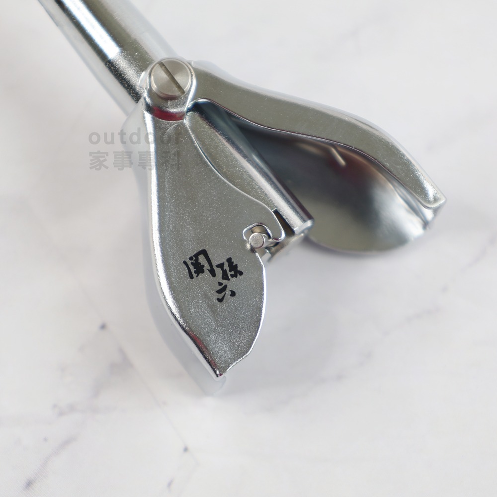 outdoor家事專科 日本製 貝印KAI 關孫六 手動旋轉鼻毛剪 迴轉式 修鼻毛 鼻毛修剪器 附清潔刷-細節圖6