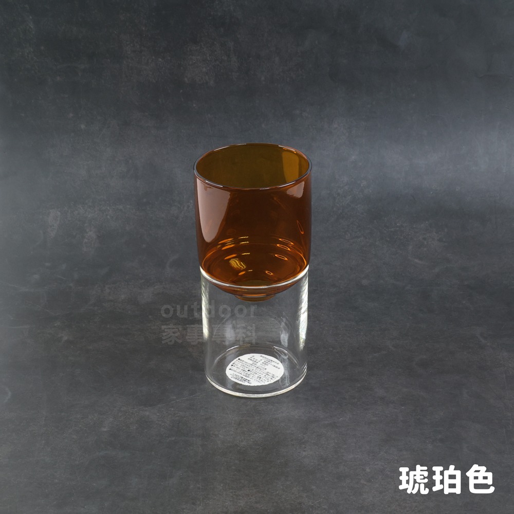 琥珀色