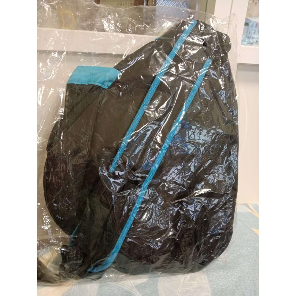 絕版 酷企鵝 斜背包 全新未用-細節圖2