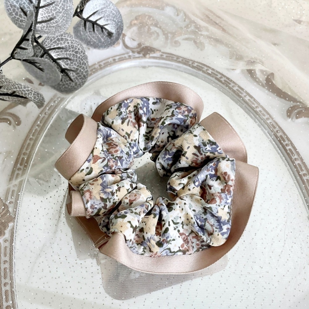 滾邊大腸圈/ 淺灰色髮圈 大腸髮圈 髮束 髮繩 髮飾 頭飾 禮物 髮量多 髮量少 手工-細節圖3