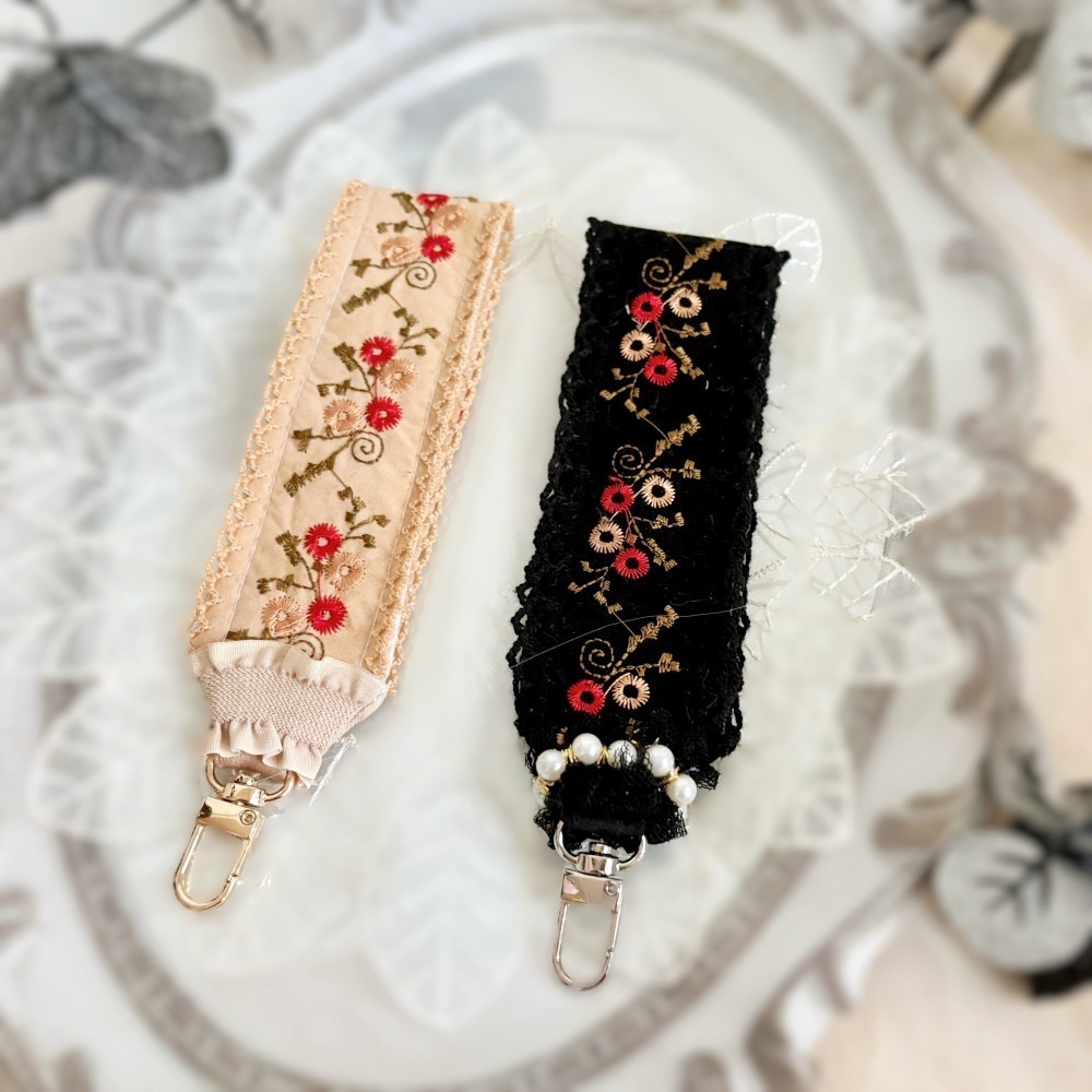 手機掛繩/ 手機手腕帶 蕾絲掛繩 手機背帶 手腕繩 手機繩 背繩 吊飾 票卡吊帶 掛繩-細節圖3