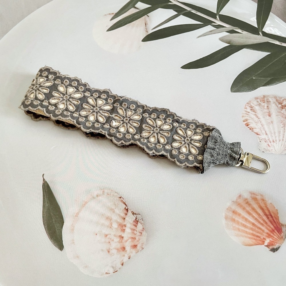 手機掛繩/ 手機手腕帶 蕾絲掛繩 手機背帶 手腕繩 手機繩 背繩 吊飾 票卡吊帶 掛繩-規格圖5