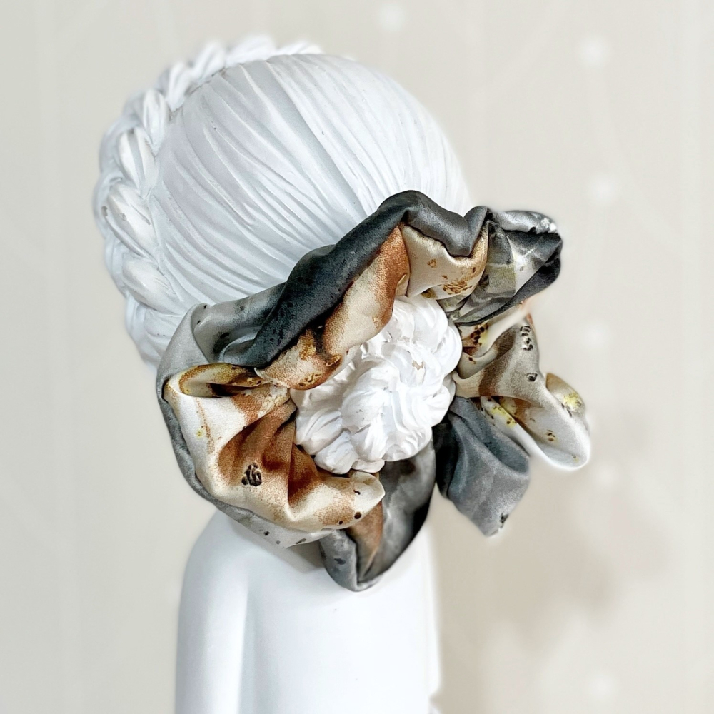 布藝大腸圈/ 緞面流沙髮圈 大腸髮圈 髮束 髮繩 髮飾 頭飾 禮物 生日 母親節 畢業禮盒 情人節 cos飾品-細節圖2