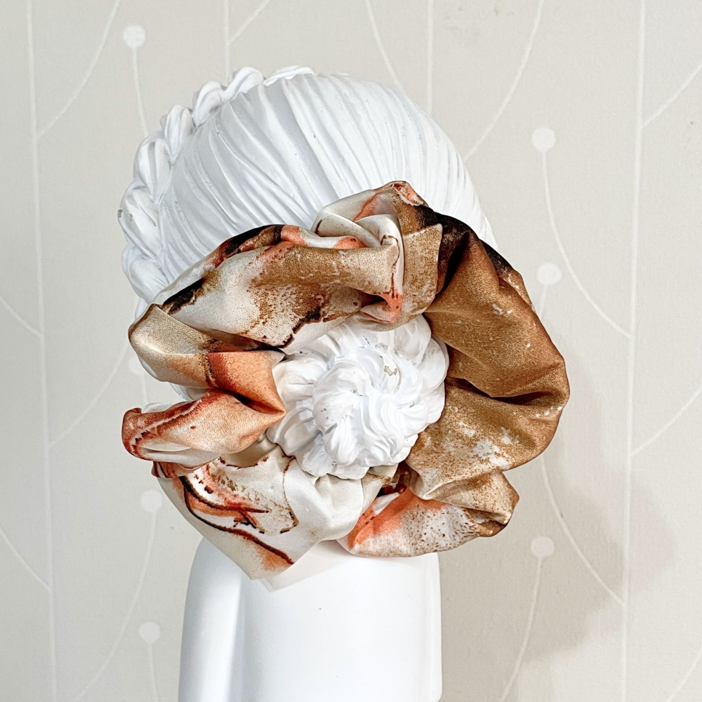 布藝大腸圈/ 緞面流沙髮圈 大腸髮圈 髮束 髮繩 髮飾 頭飾 禮物 生日 母親節 畢業禮盒 情人節 cos飾品-細節圖4