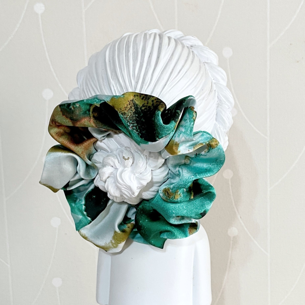 布藝大腸圈/ 緞面流沙髮圈 大腸髮圈 髮束 髮繩 髮飾 頭飾 禮物 生日 母親節 畢業禮盒 情人節 cos飾品-細節圖8