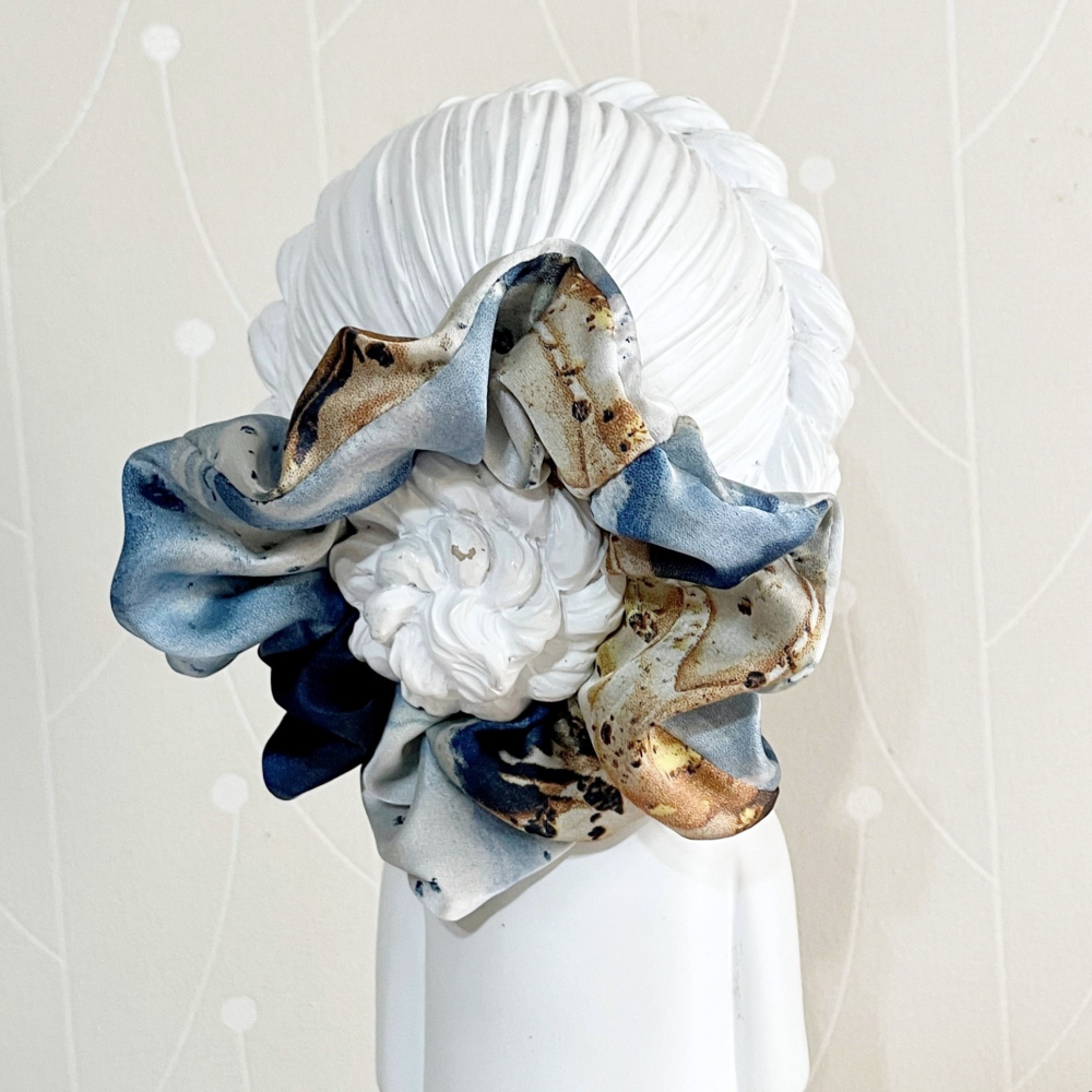 布藝大腸圈/ 緞面流沙髮圈 大腸髮圈 髮束 髮繩 髮飾 頭飾 禮物 生日 母親節 畢業禮盒 情人節 cos飾品-細節圖10