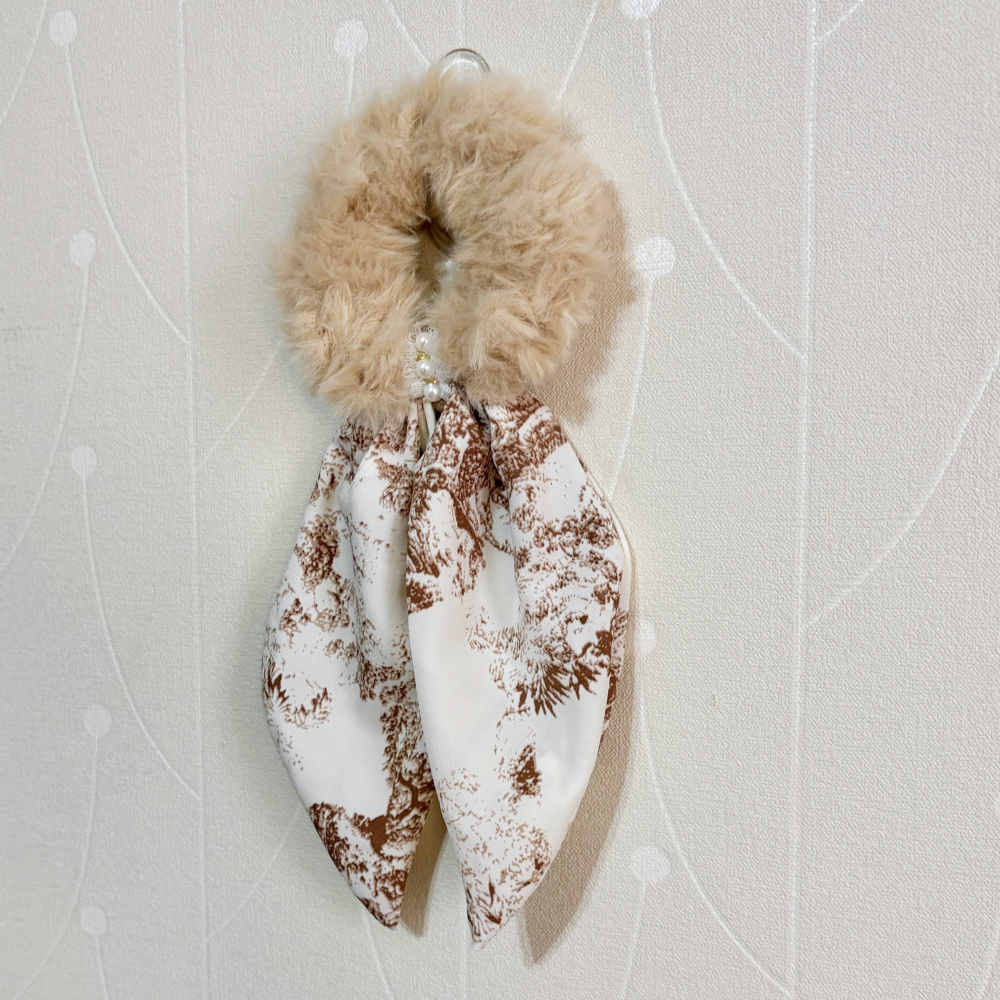 ＊哈娜髮飾＊手工絲巾式蝴蝶結大腸圈~垂墜毛線髮圈 甜甜圈髮束 髮繩 髮飾 頭飾 禮物 生日大腸髮圈 客製 訂製-細節圖2