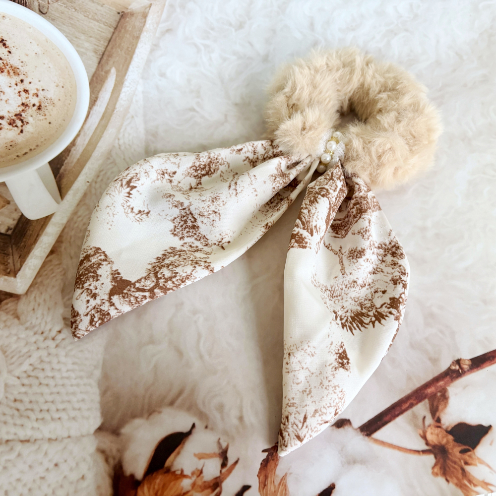 ＊哈娜髮飾＊手工絲巾式蝴蝶結大腸圈~垂墜毛線髮圈 甜甜圈髮束 髮繩 髮飾 頭飾 禮物 生日大腸髮圈 客製 訂製-細節圖3