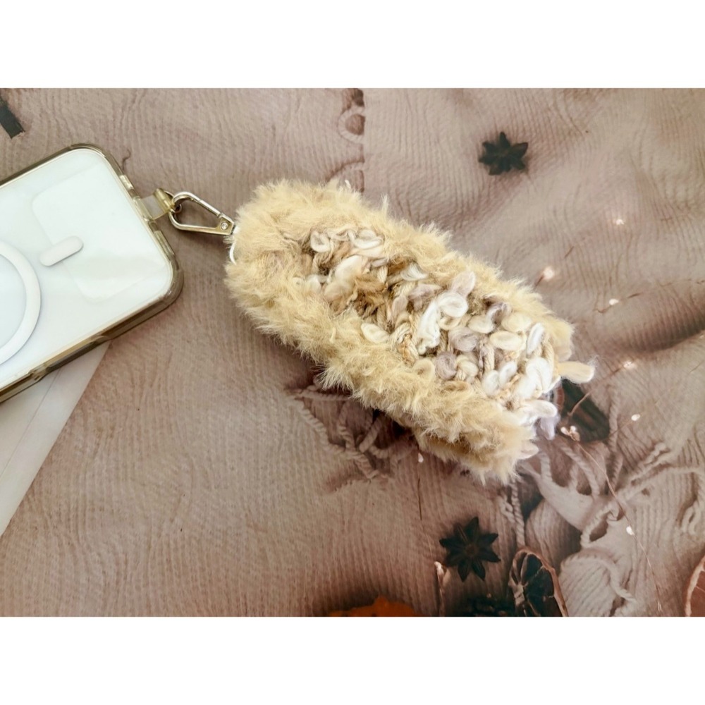＊哈娜髮飾＊手機掛繩~毛線編織手腕帶 吊飾 包包吊飾 鑰匙圈 吊繩 手腕繩 手機墊片夾片 掛繩 手提-規格圖7