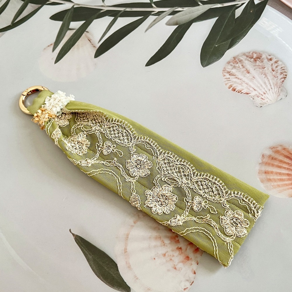 手機掛繩/ 復古蕾絲手機手腕帶 刺繡掛繩 手機背帶 手腕繩 手機繩 背繩 吊飾 票卡吊帶 掛繩-規格圖7