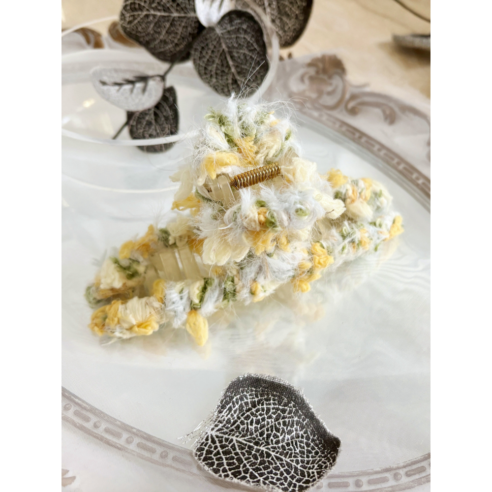 ＊哈娜髮飾＊手工紗線髮夾/毛線鯊魚夾 超大抓夾 髮量多 髮飾 飾品 新娘頭飾 盤髮 丸子頭 包頭 禮物 生日-細節圖2