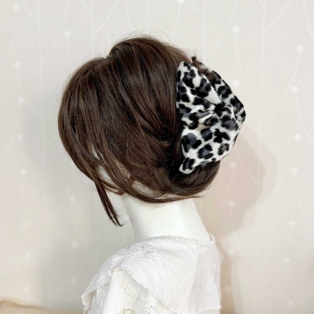 ＊哈娜髮飾＊毛絨豹紋三角抓夾 / 水餃大鯊魚夾 髮量多 馬尾 髮夾 包頭 公主頭 盤髮 頭飾 手工髮飾 獨家-細節圖2