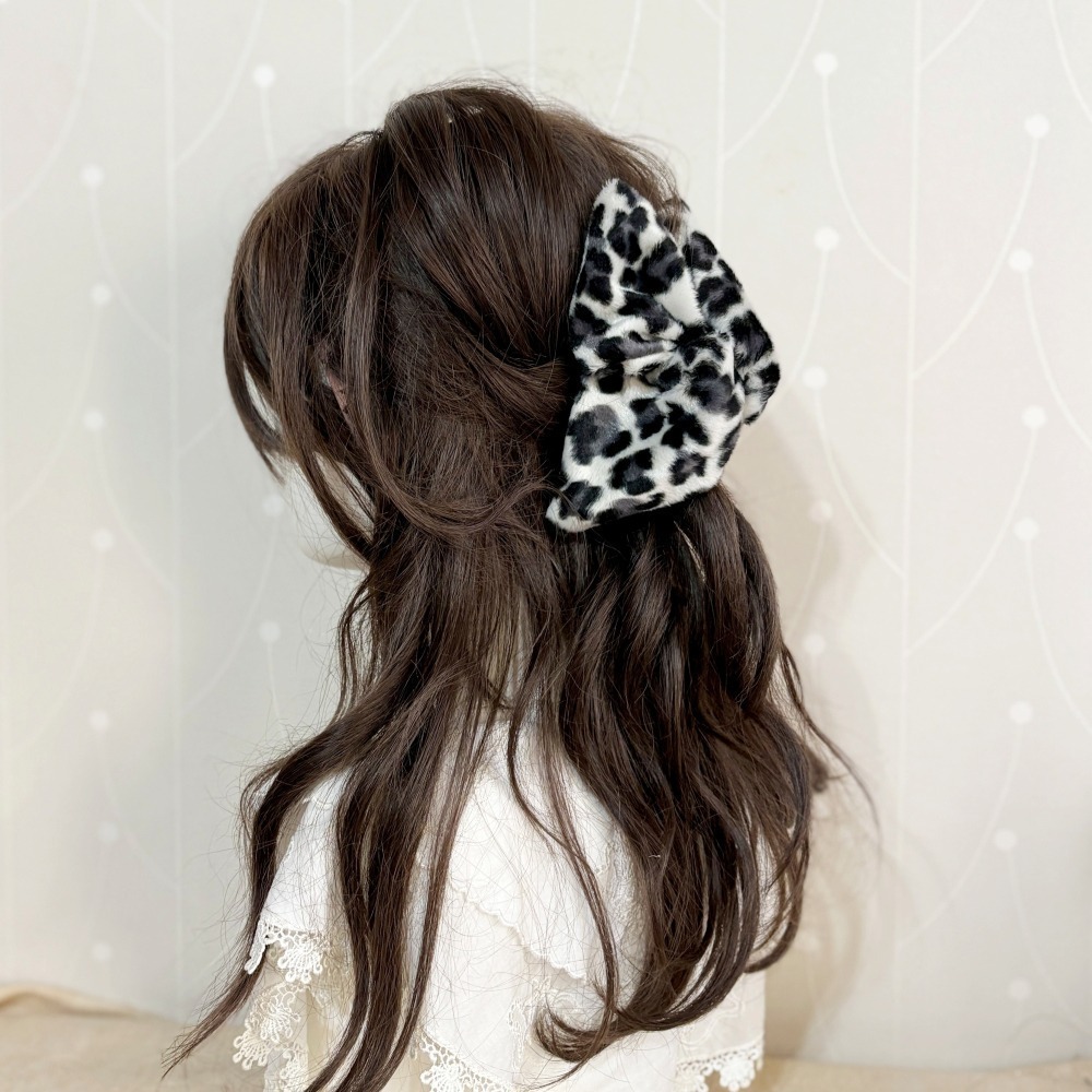＊哈娜髮飾＊毛絨豹紋三角抓夾 / 水餃大鯊魚夾 髮量多 馬尾 髮夾 包頭 公主頭 盤髮 頭飾 手工髮飾 獨家-細節圖3