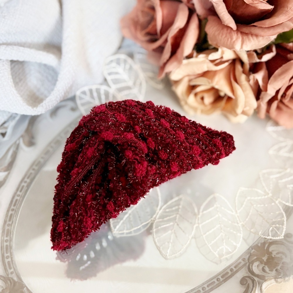 ＊哈娜髮飾＊三角抓夾 /水餃超大鯊魚夾 紅色小香 髮量多 馬尾 髮夾 包頭 公主頭 盤髮 頭飾 手工髮飾 獨家-細節圖2