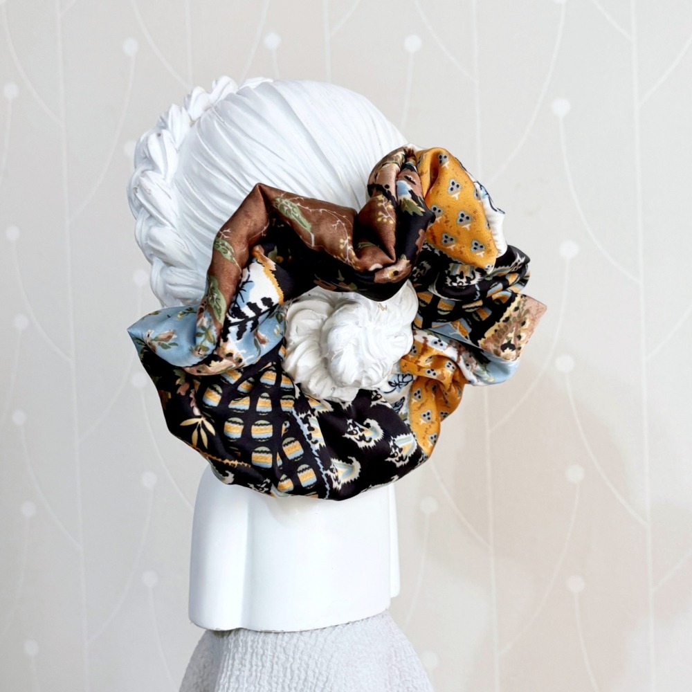 布藝大腸圈/ 緞面拼布風 髮圈 大腸髮圈 髮束 髮繩 髮飾 頭飾 禮物 髮量多 髮量少-細節圖2