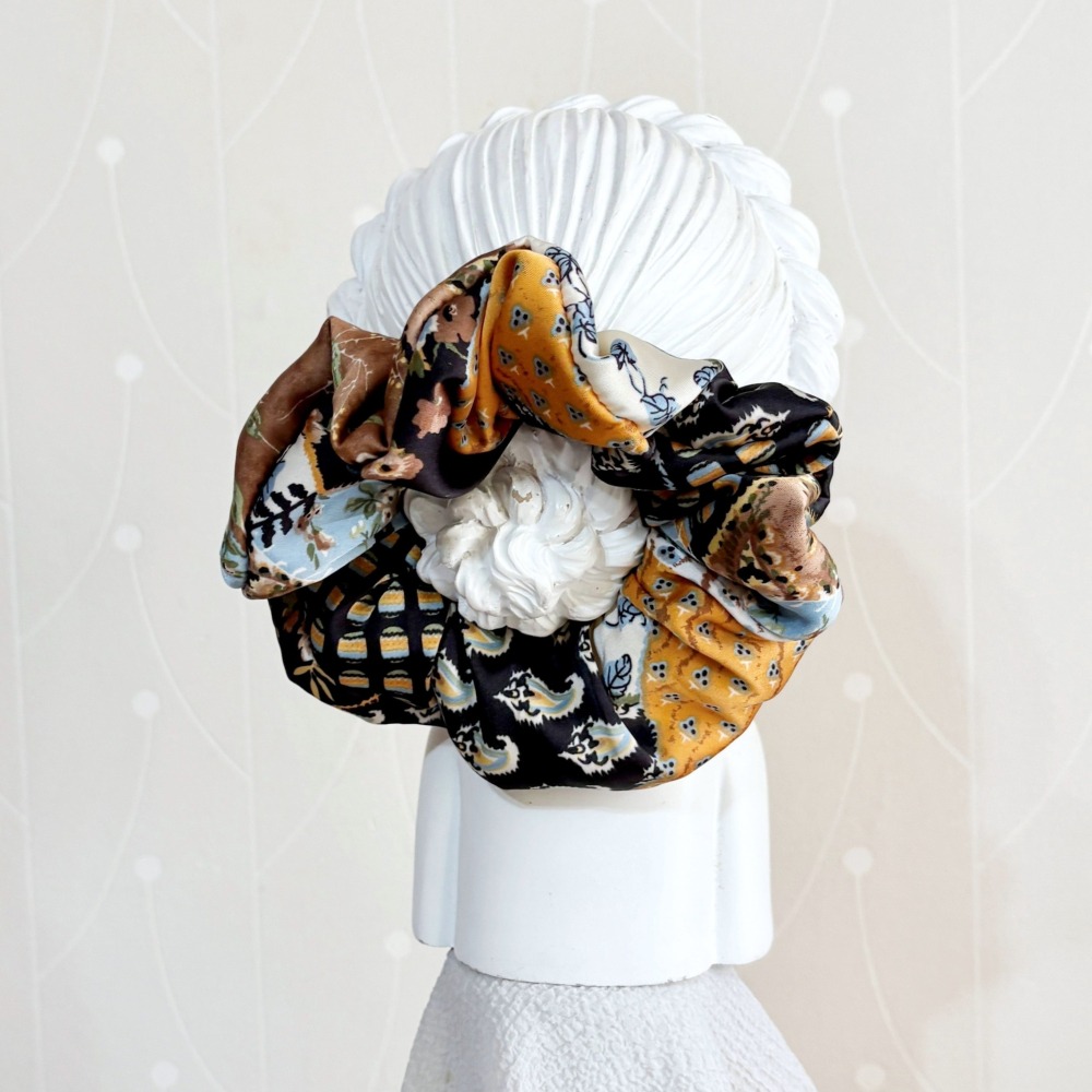 布藝大腸圈/ 緞面拼布風 髮圈 大腸髮圈 髮束 髮繩 髮飾 頭飾 禮物 髮量多 髮量少-細節圖3