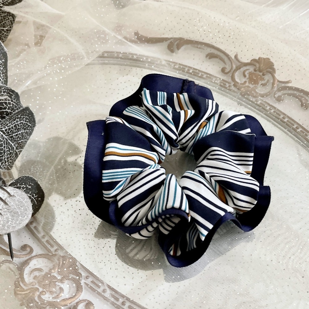 滾邊大腸圈/ 丈藍色髮圈 大腸髮圈 髮束 髮繩 髮飾 頭飾 禮物 髮量多 髮量少 手工-細節圖3