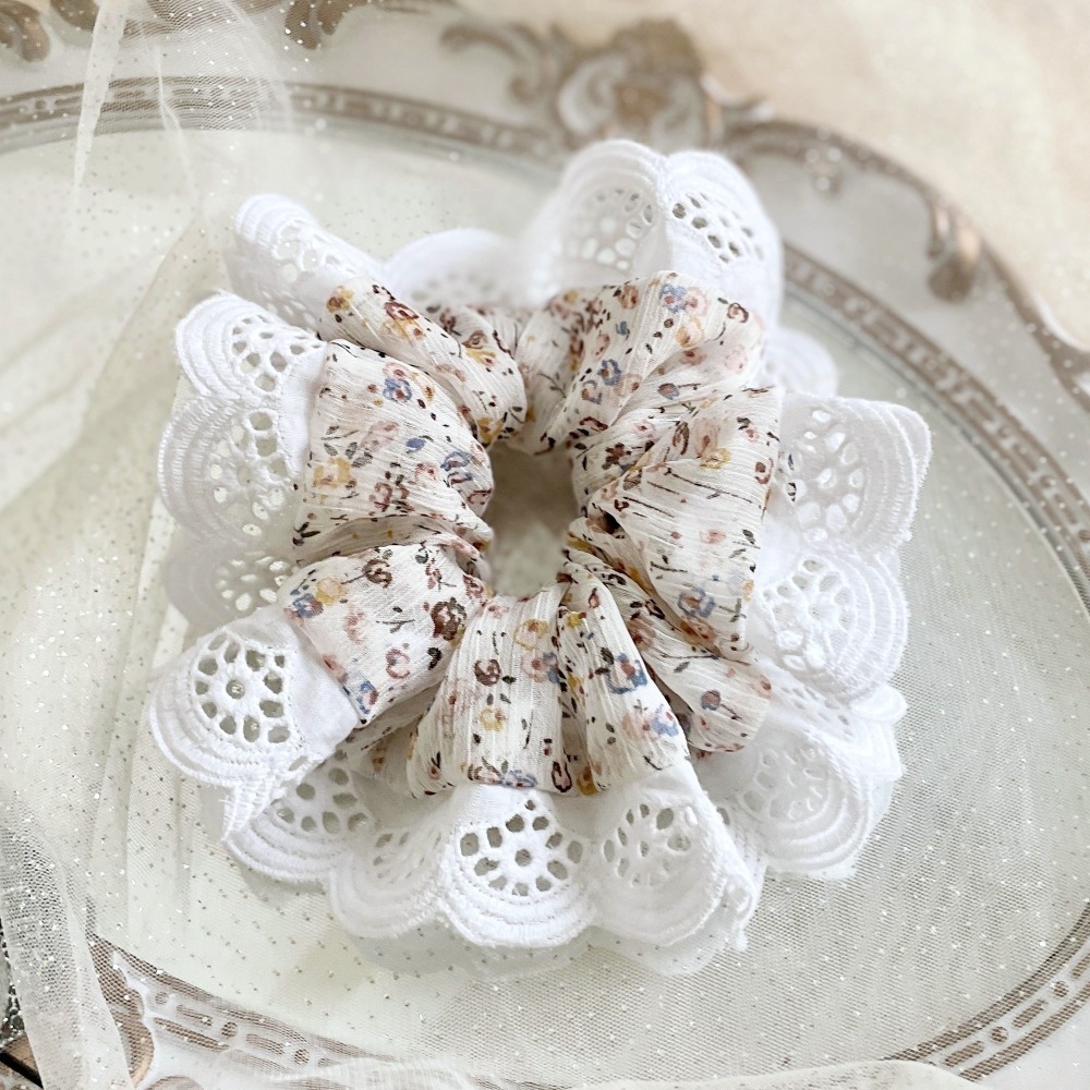 滾邊大腸圈/ 蕾絲碎花髮圈 蕾絲大腸圈 大腸髮圈 髮束 髮繩 髮飾 頭飾 髮量多 髮量少 手工-細節圖2