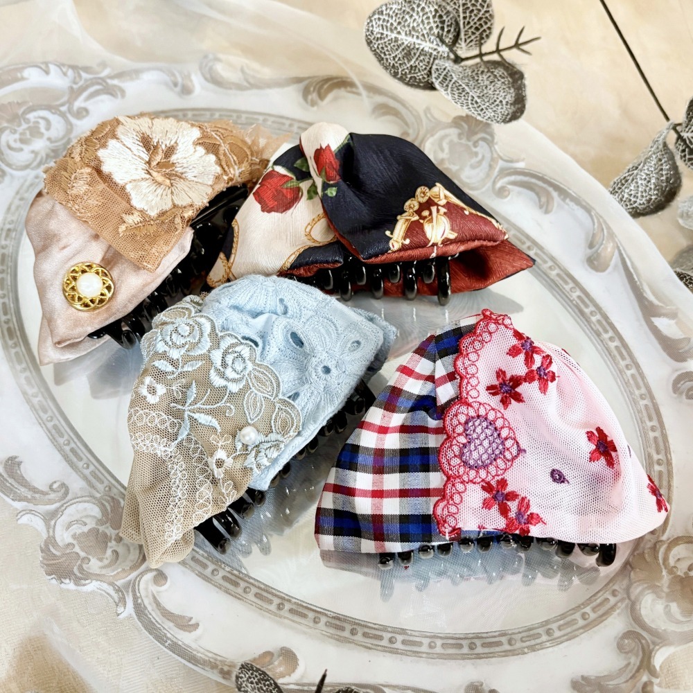 ＊哈娜髮飾＊【福袋/驚喜包】三角抓夾4入組 水餃超大鯊魚夾 髮夾 髮量多 馬尾 髮夾 包頭 公主頭 盤髮 頭飾-細節圖3