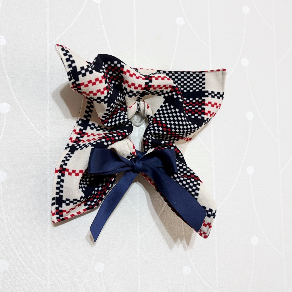 ＊哈娜髮飾＊方形大腸圈/ 髮圈 格紋 腸圈 方型 方巾 大腸髮圈 髮束 髮繩 髮飾 頭飾 禮物-細節圖3