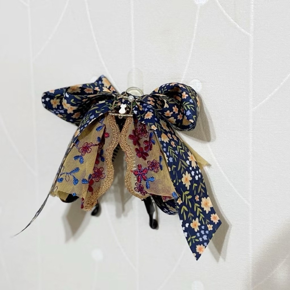 ＊哈娜髮飾＊法式蕾絲仙女夾 童話貓 香蕉夾 鯊魚夾 髮圈 馬尾夾 蝴蝶結髮夾 相交夾 三爪夾 包頭抓夾 髮梳 邊夾-細節圖4