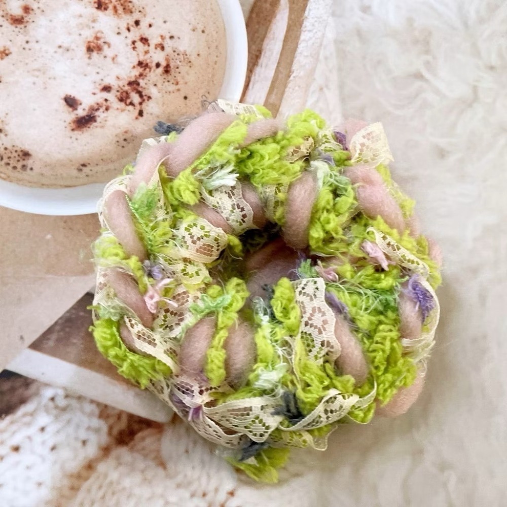 ＊哈娜髮飾＊手工編織大腸圈~毛線髮圈 甜甜圈髮束 髮繩 髮飾 頭飾 禮物 生日大腸髮圈 客製 訂製-細節圖2