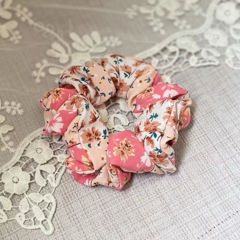 ＊哈娜髮飾＊布藝大腸圈 拼布風 髮圈 大腸髮圈 髮束 髮繩 髮飾 頭飾 禮物 髮量多 髮量少-規格圖7