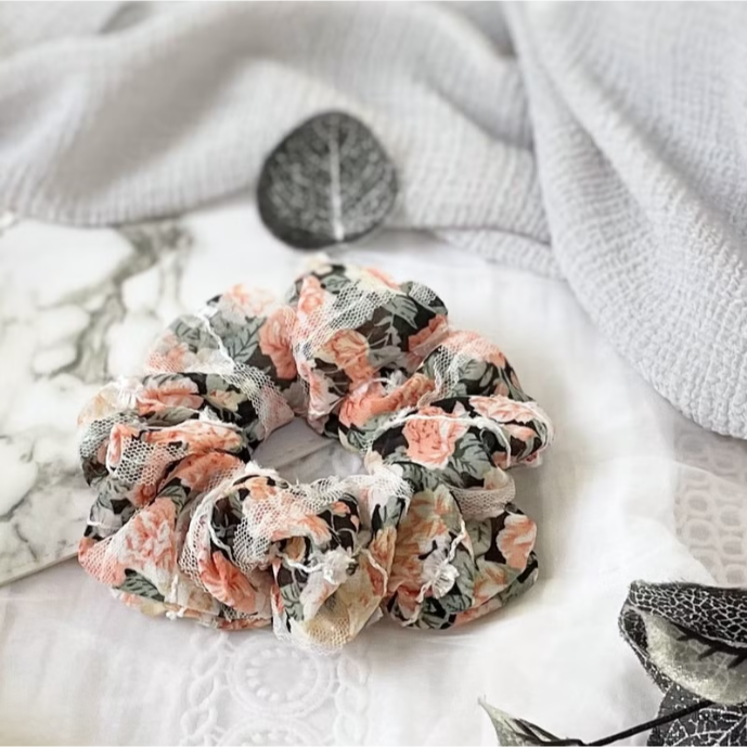 ＊哈娜髮飾＊布藝大腸圈 刺繡雪紡 髮圈 大腸髮圈 髮束 髮繩 髮飾 頭飾 禮物 髮量多 髮量少-細節圖4