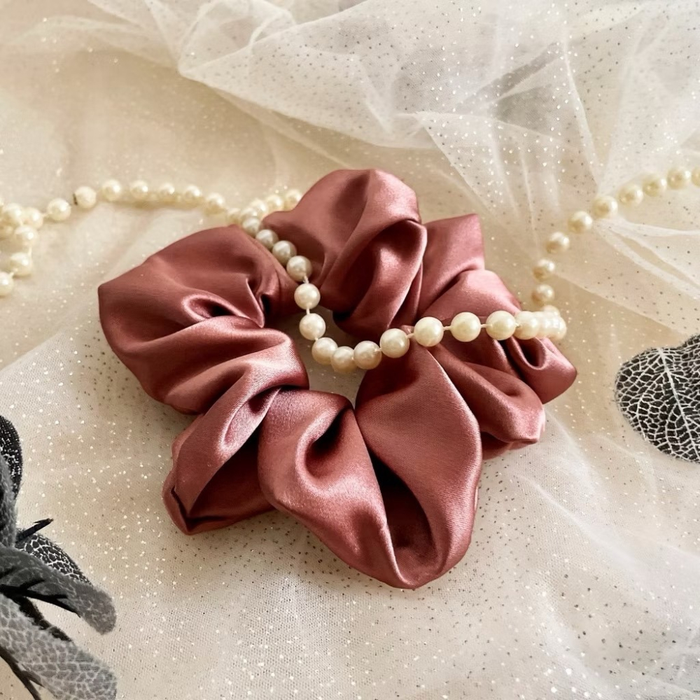 ＊哈娜髮飾＊布藝大腸圈 緞面 髮圈 大腸髮圈 髮束 髮繩 髮飾 頭飾 禮物 髮量多 髮量少-細節圖2