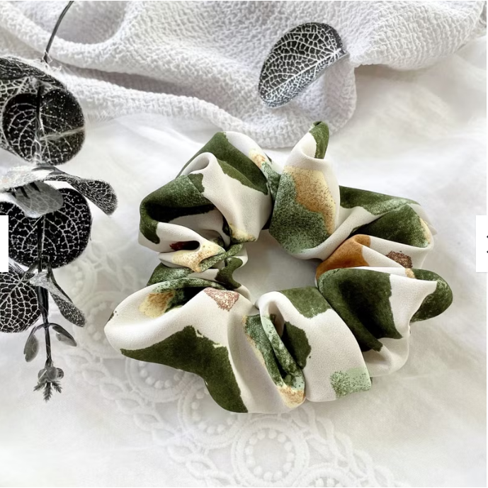 ＊哈娜髮飾＊布藝大腸圈 綠 髮圈 大腸髮圈 髮束 髮繩 髮飾 頭飾 禮物 髮量多 髮量少-細節圖2