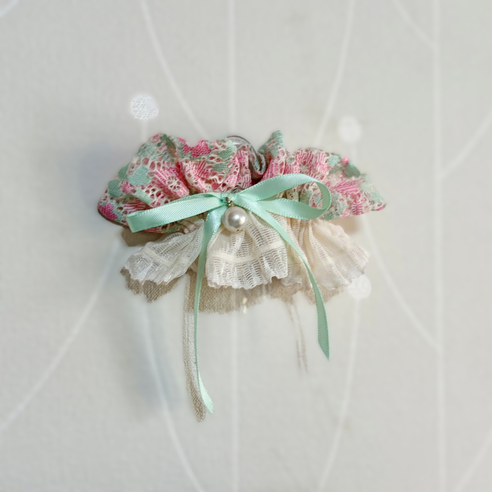 刺繡蕾絲皺褶髮夾/ 馬尾夾 編織髮插 馬尾插 髮叉 髮梳 邊夾 髮飾 壓夾 瀏海夾 彈簧夾 法國夾 法式夾 自動夾-細節圖4