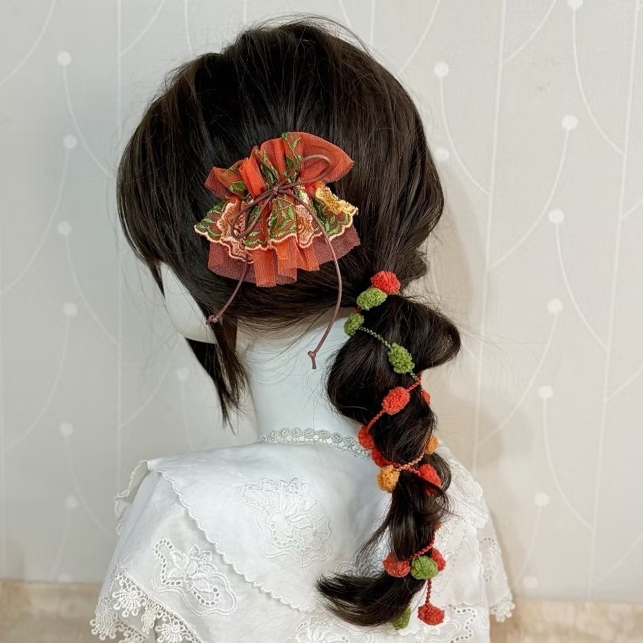 刺繡蕾絲皺褶髮夾/ 馬尾夾 編織髮插 馬尾插 髮叉 髮梳 邊夾 髮飾 壓夾 瀏海夾 彈簧夾 法國夾 法式夾 自動夾-細節圖4