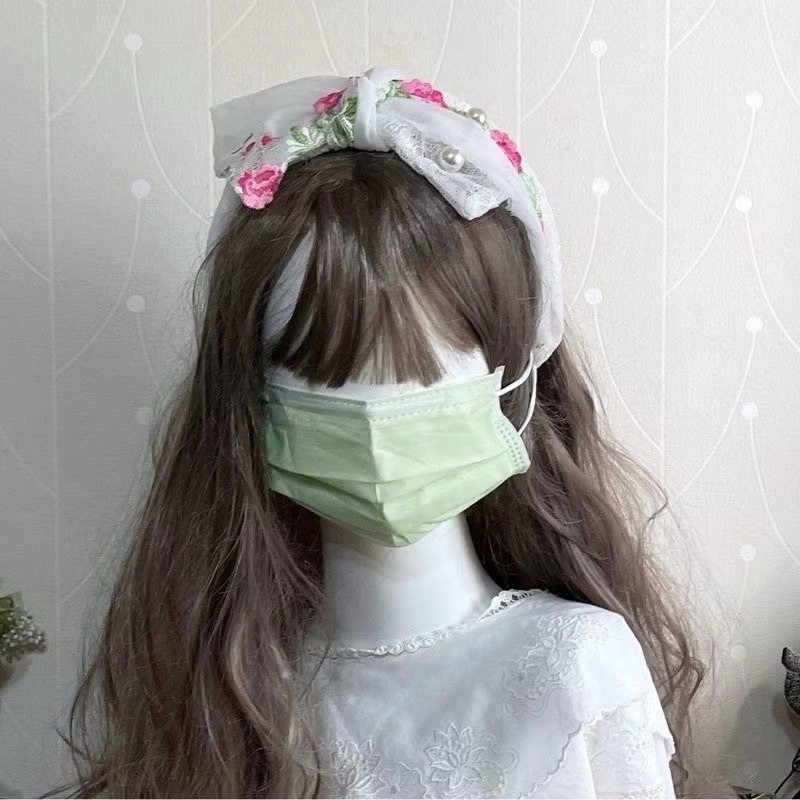 ＊哈娜髮飾＊多用綁帶髮帶 白蕾絲 蝴蝶結扭結交叉打結寬版 口罩減壓 髮束 髮圈 領巾 頭巾 頭飾 頭帶-細節圖4