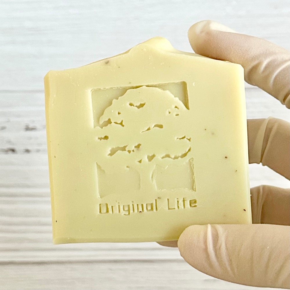 酪梨果泥保溼修護皂(100g/顆）