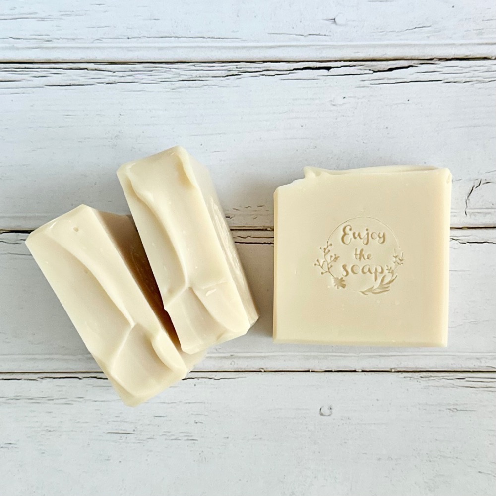 澳洲胡桃油手工皂 100g/顆｜深層保濕 溫和洗顏｜潔淨不緊繃（中偏乾性肌及一般膚質適用）-細節圖2