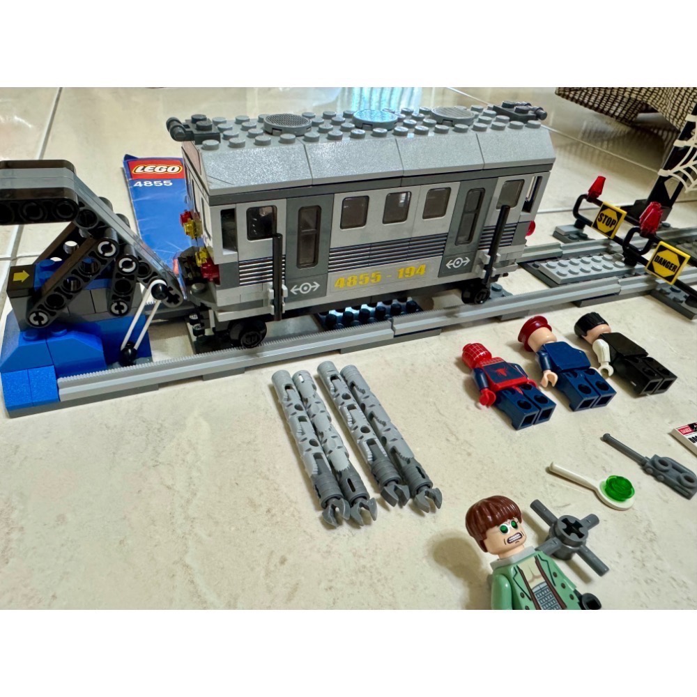Lego 樂高 4855 蜘蛛人的列車救援 蜘蛛人-細節圖2